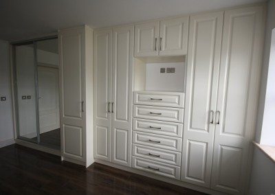 Wall to Wall Fitted Wardrobe